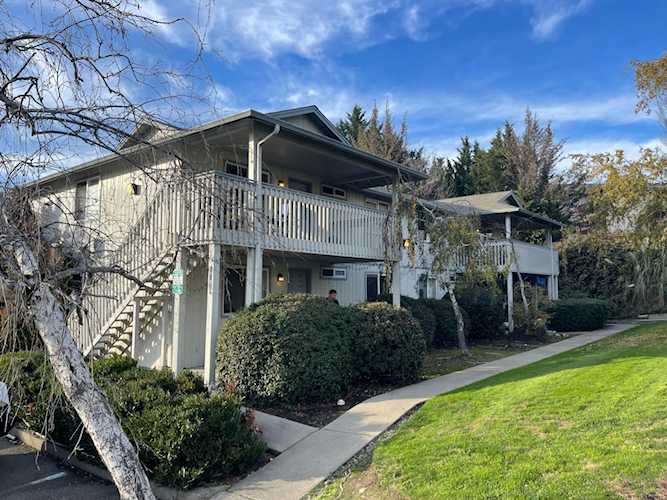 2078 NE Fairview Ave Grants Pass, OR 97526