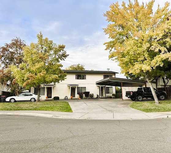 133 Omni Circle Medford, OR 97501