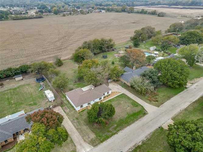 608 Meadow Lark Drive Ovilla, TX 75154