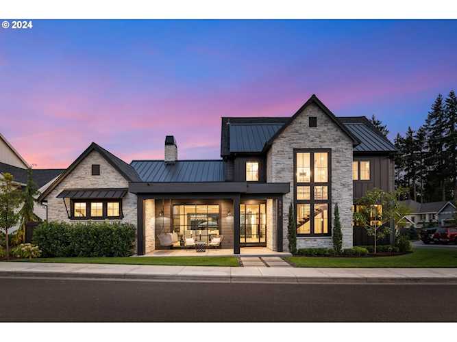 5703 NW 144th CIR Vancouver, WA 98685