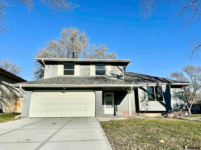 10306 N St Omaha, NE 68127