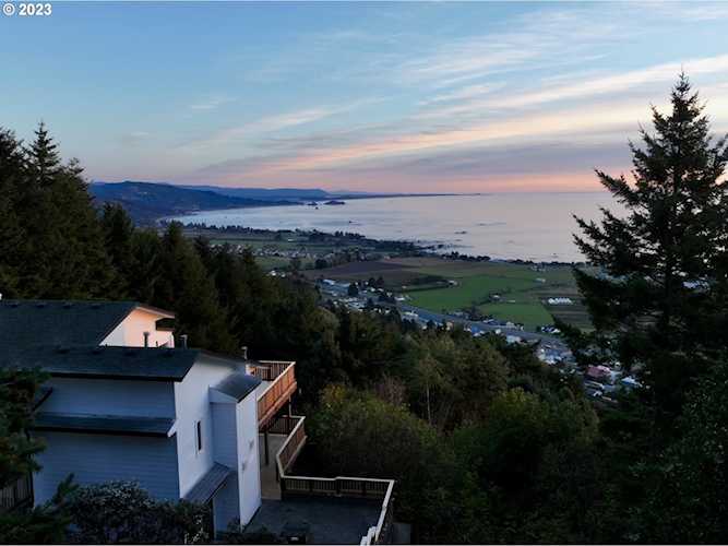 98500 Harbor Hills HTS Brookings, OR 97415