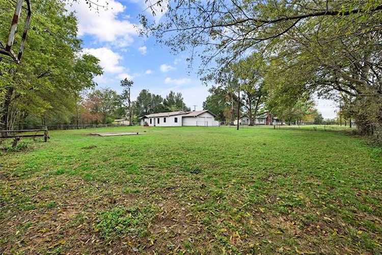 203 S Hogg Street Streetman, TX 75859