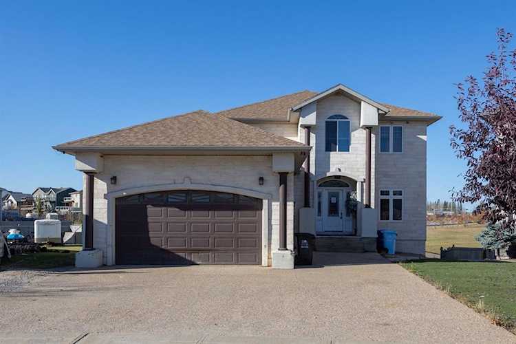 136 Dogwood Ln Fort McMurray, AB T9K 0