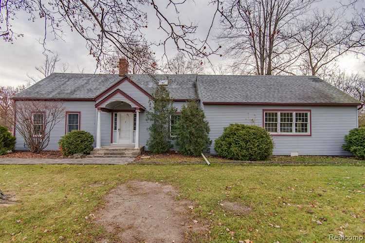 20421 Parke Ln Grosse Ile Twp, MI 48138