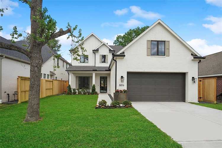 8816 Carousel Ln Houston, TX 77080