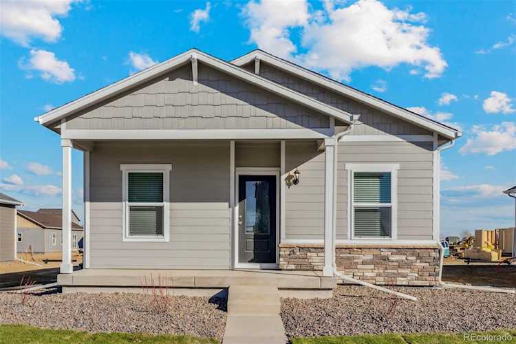 3042 Nectar St Strasburg, CO 80136