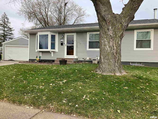 1131 N Linwood Ave Davenport, IA 52804