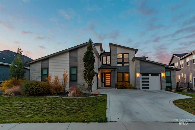5587 E Hootowl Boise, ID 83716