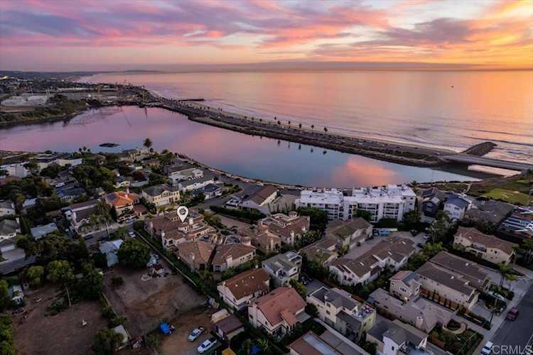 254 Date Avenue Carlsbad, CA 92008