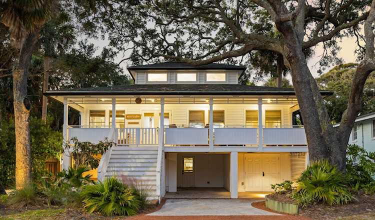708 W Ashley Avenue Folly Beach, SC 29439