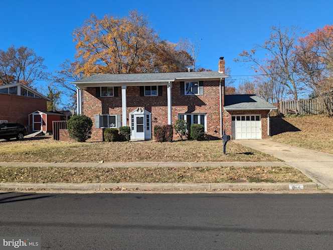 8114 Springfield Village Dr Springfield, VA 22152 | MLS VAFX2155712 Photo 1