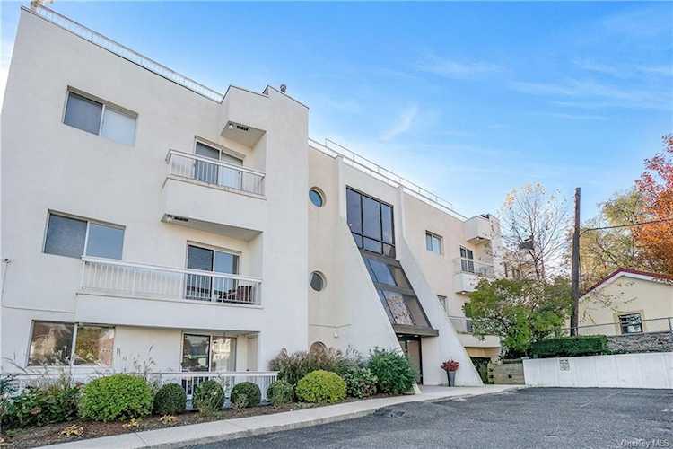 190 Schofield St #1B Bronx, NY 10464