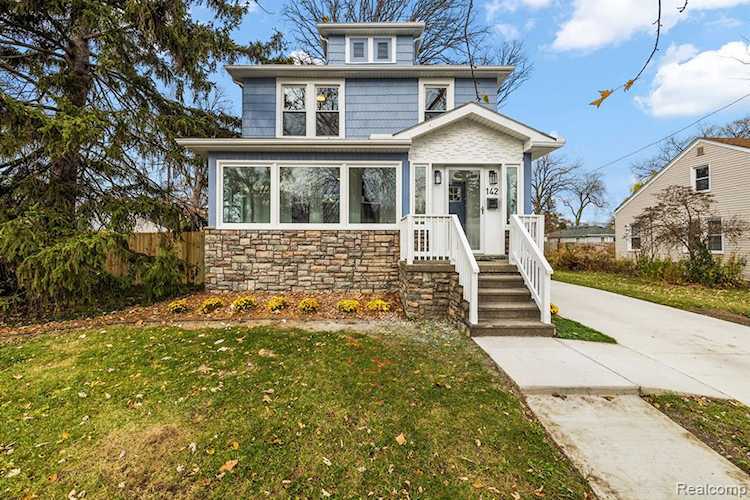 142 W Bernhard Ave Hazel Park, MI 48030