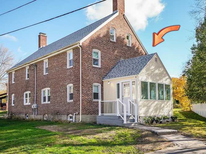 11 Cedar St #B Newmarket, NH 03857