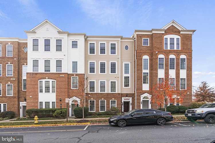 2359 Brookmoor Ln Woodbridge, VA 22191