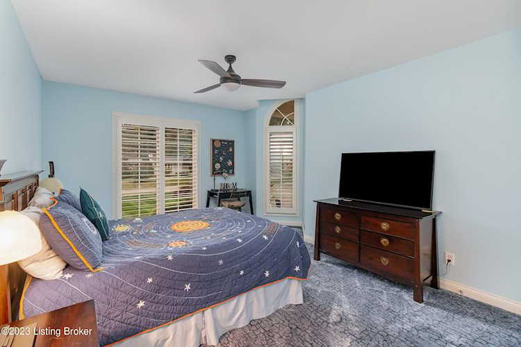 302 Blankenbaker Ln Louisville, KY 40207 MLS 1650426