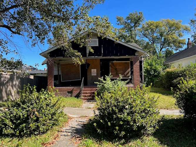 10 Magnolia Avenue Charleston, SC 29403