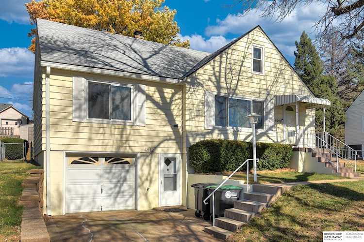 4912 Hickory St Omaha, NE 68106