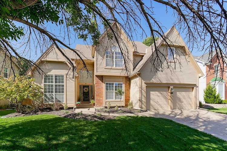 5112 W 157th Place Overland Park, KS 66224