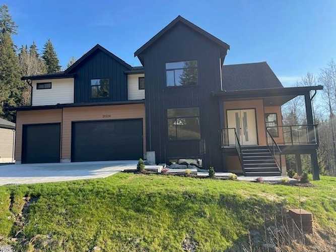 26128 126 Avenue Maple Ridge, BC V2W 1C4