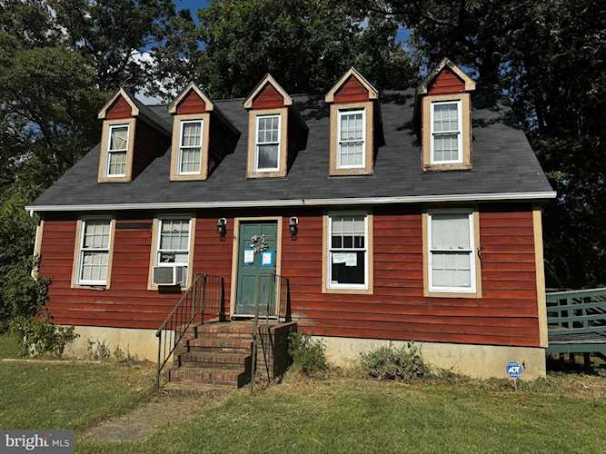 674 Chestnut Springs Ln Glen Burnie, MD 21060