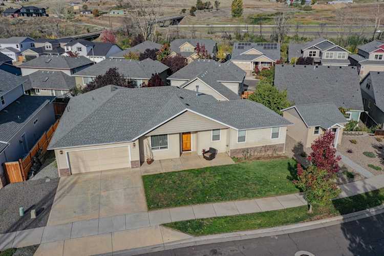 163 Willow Springs Dr Talent, OR 97540