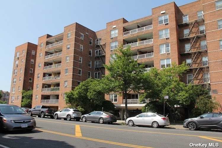 60-11 Broadway #L1 Woodside, NY 11377