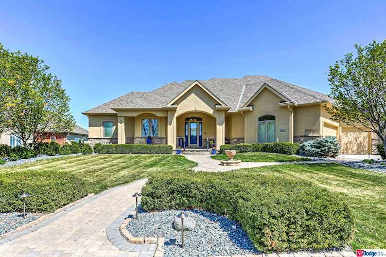 7429 N 124 St Omaha, NE 68142