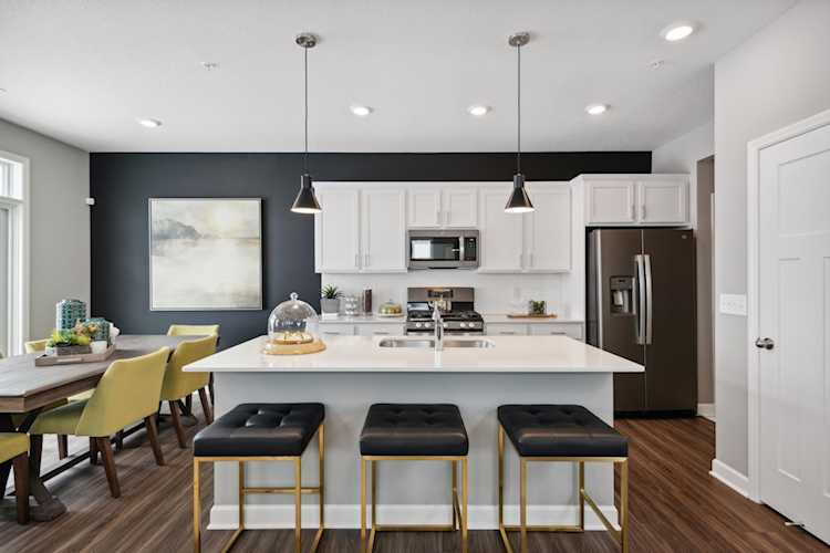 10631 Weston Way Maple Grove, MN 55369