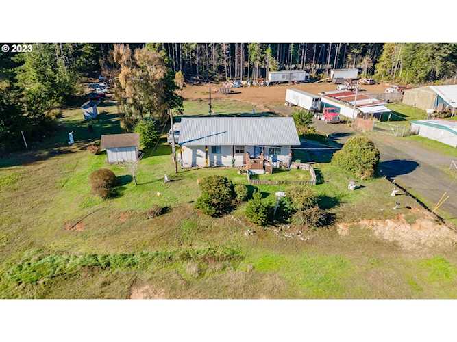 93624 Deerhaven LN North Bend, OR 97459