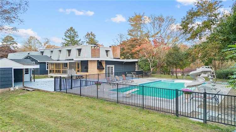 6 Whiting Farm Rd Branford, CT 06405