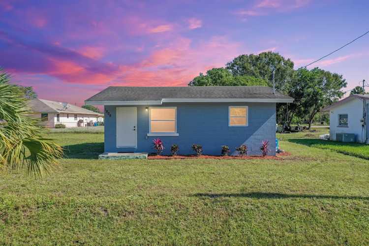 1808 N 29th Street Fort Pierce, FL 34947