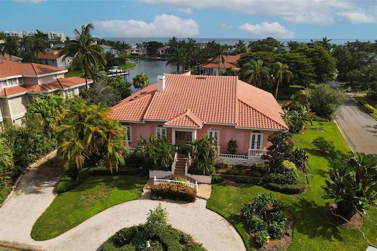 1600 Harbor Sound Dr Longboat Key, FL 34228