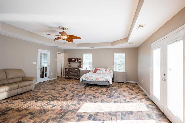 5532 Val Del Rd Hahira, GA 31632 MLS 138679