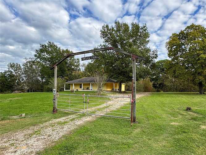 21 Anderson LN Coldspring, TX 77331