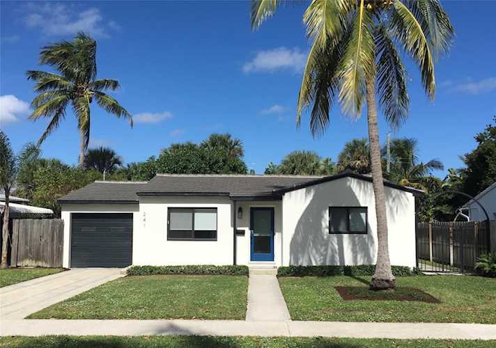241 Pilgrim Rd West Palm Beach, FL 33405