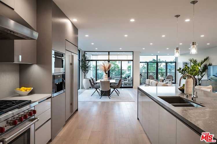 425 N Palm Dr #202 Beverly Hills, CA 90210