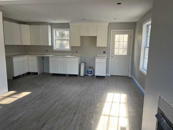 12 Carrie Dr Merrimack, NH 03054