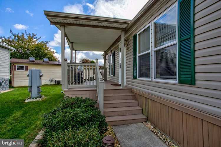 106 Falcon Ct Lancaster, PA 17603