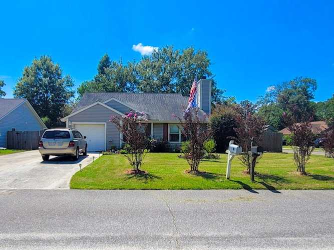 Home For Sale in Sangaree Summerville Berkeley. 101 Coventry Road.| Matt O’Neill Real Estate Photo 1