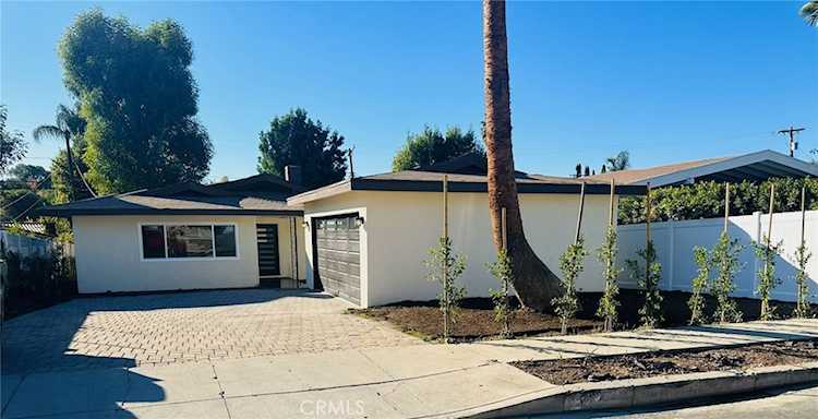 4741 Don Pio Dr Woodland Hills, CA 91364