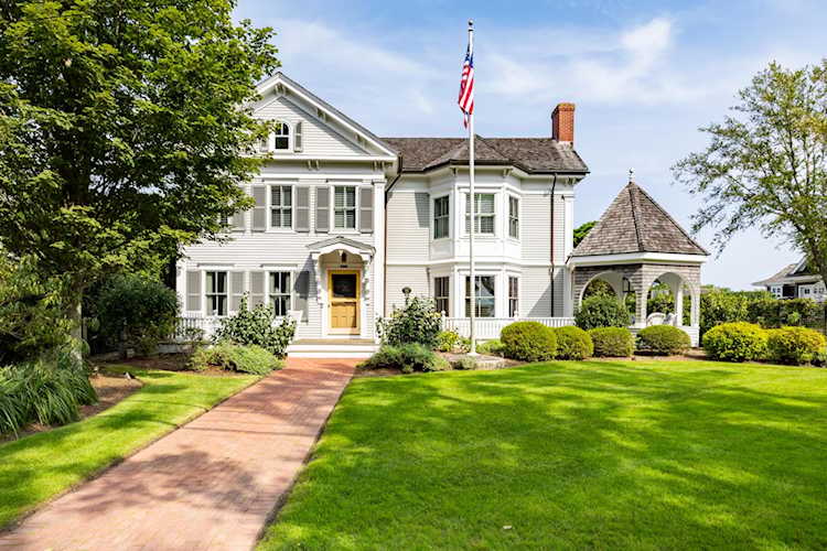 326 + 324 Main Street Chatham, MA 02633