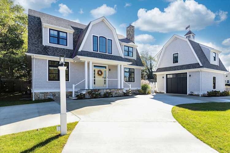 136 Wimbledon Drive West Yarmouth, MA 02673
