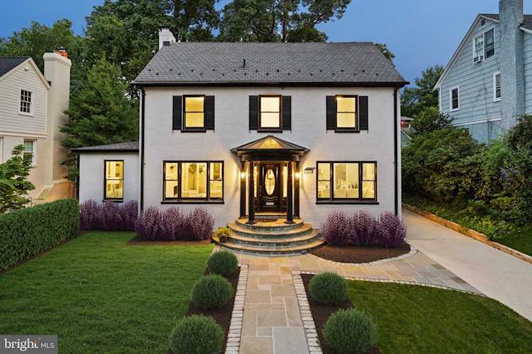 3802 Underwood St Chevy Chase, MD 20815