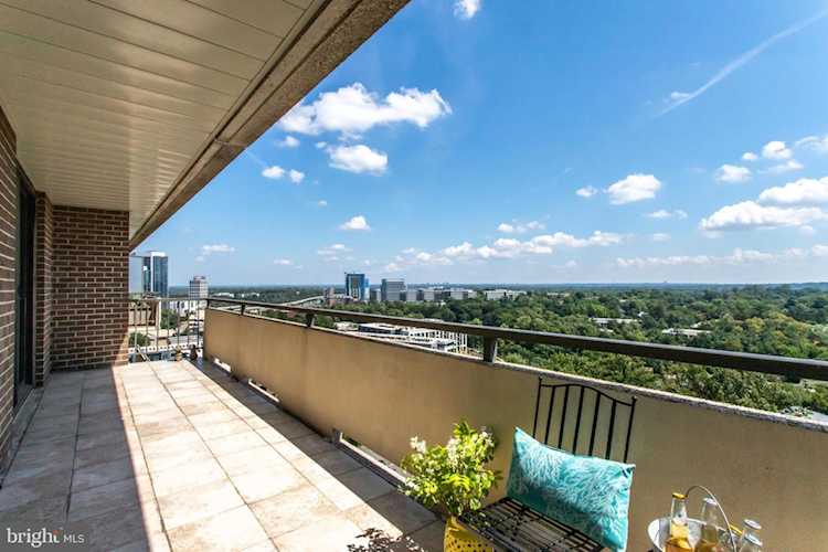 1800 Old Meadow Rd Mclean, VA 22102