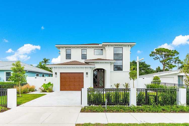 245 Alhambra Place West Palm Beach, FL 33405