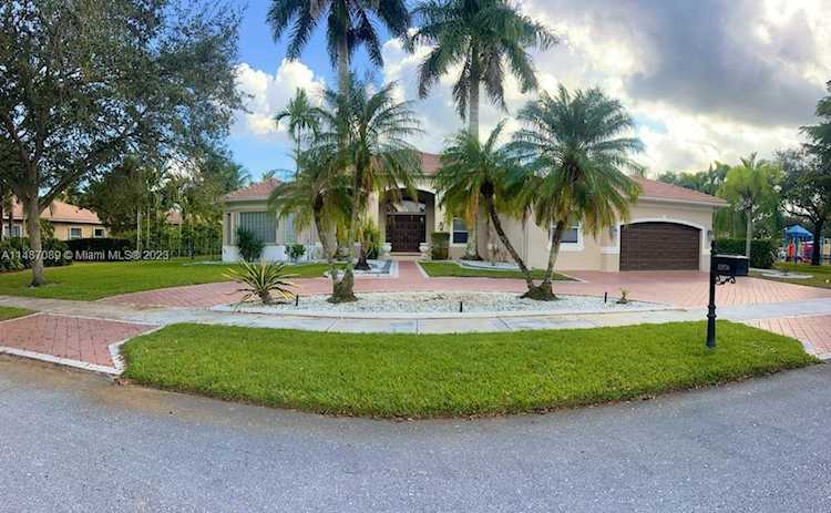 13976 SW 42 Davie, FL 33330
