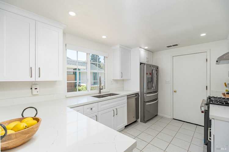 818 Cameron Court Vacaville, CA 95687