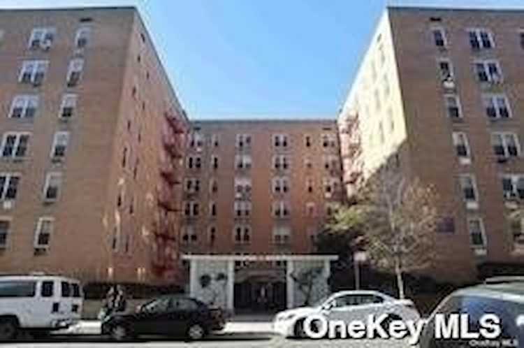 42-42 Colden St #C5 Flushing, NY 11355